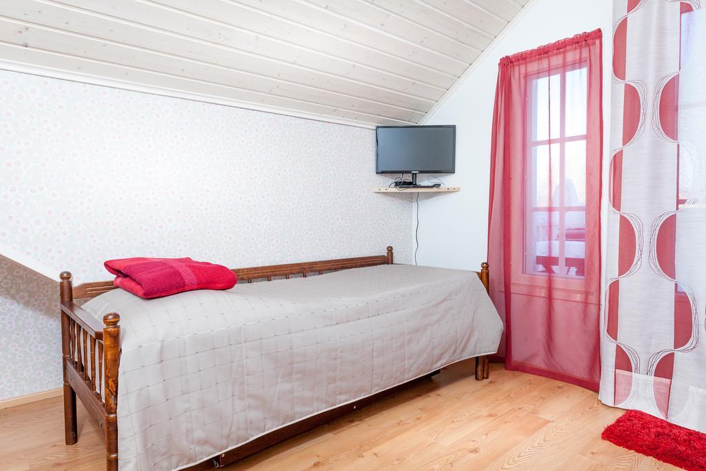 Turusensaha Guesthouse Όουλου Δωμάτιο φωτογραφία